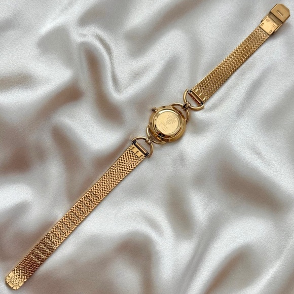 AUTHENTIC VINTAGE GUCCI GOLD WATCH - Picture 6 of 7